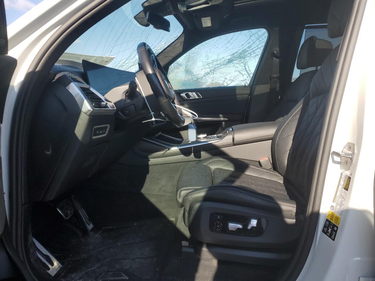 2024 BMW X7 XDRIVE4 - Image 7
