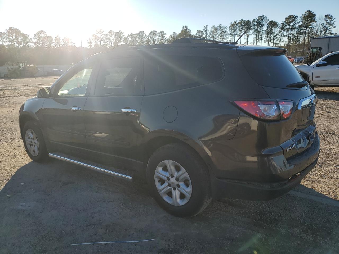 2015 CHEVROLET TRAVERSE L - Image 2
