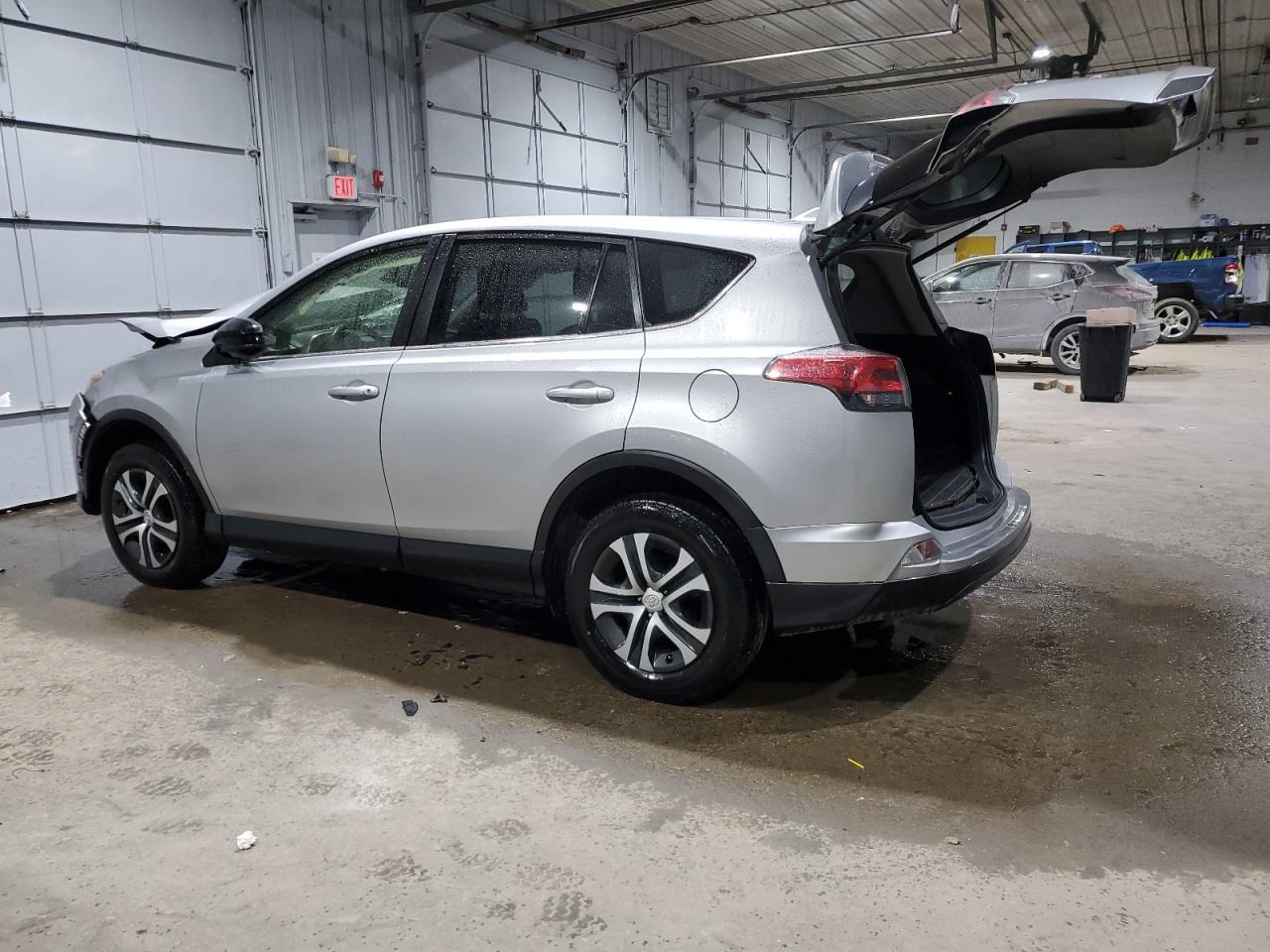 2018 TOYOTA RAV4 LE - Image 2