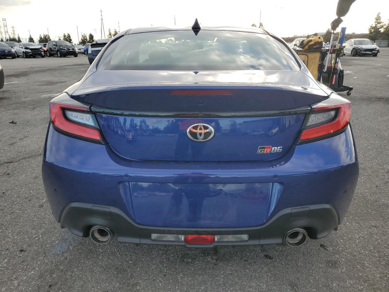 2023 TOYOTA GR 86 - Image 6
