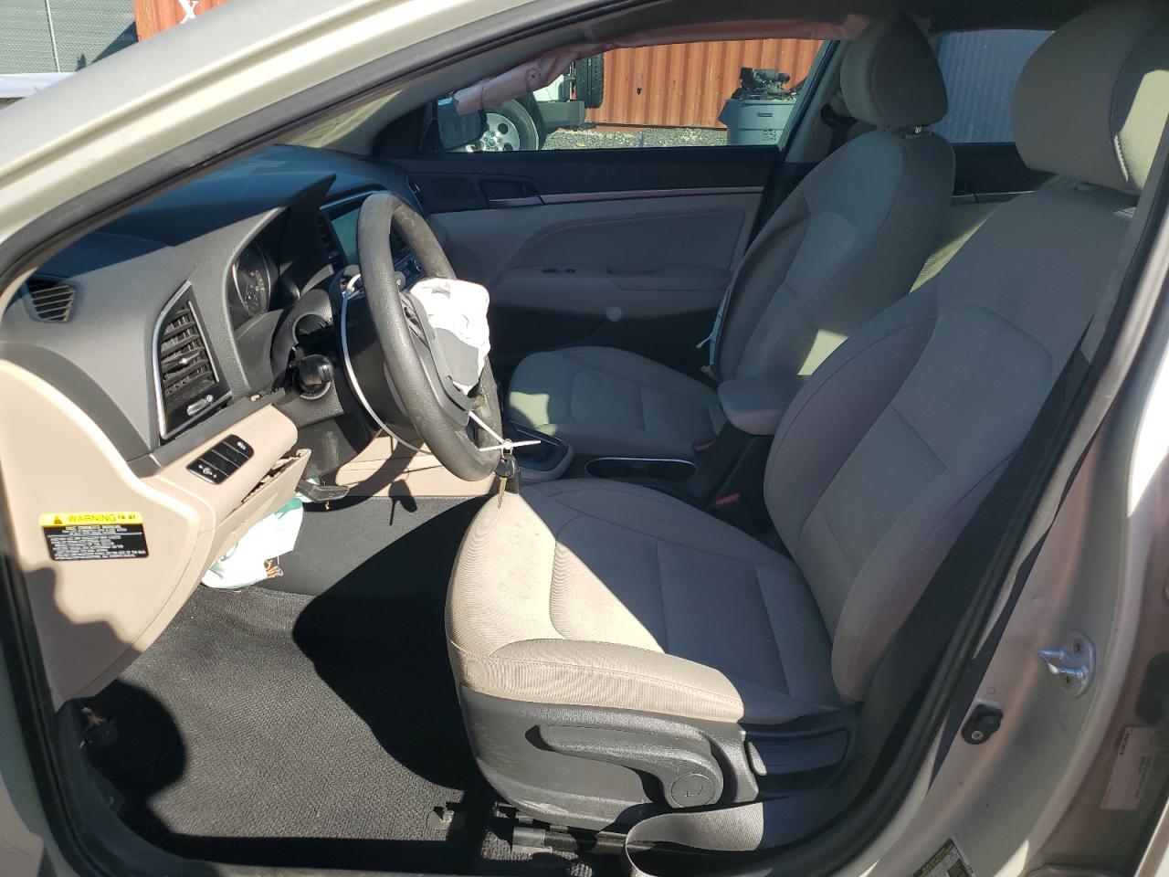 2017 HYUNDAI ELANTRA SE - Фото 7