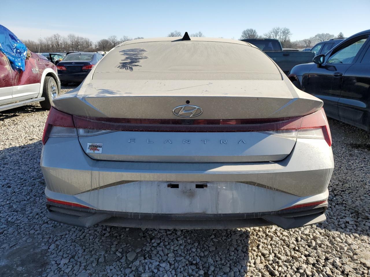 2022 HYUNDAI ELANTRA SE - Image 6