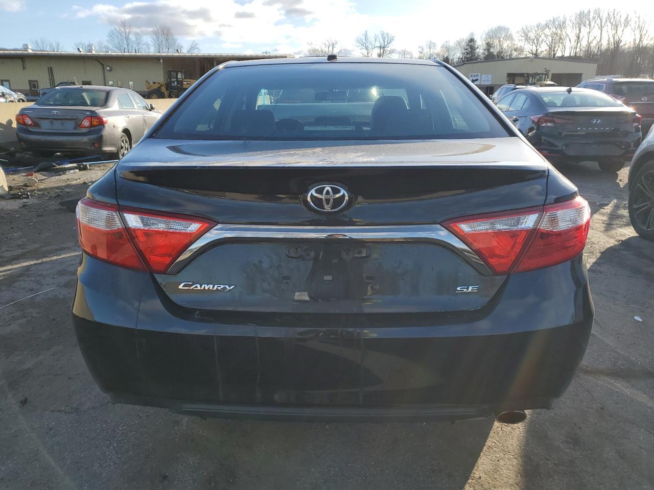 2017 TOYOTA CAMRY LE - Фото 6