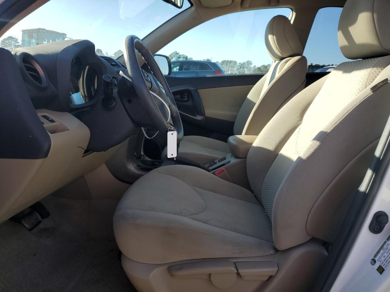 2011 TOYOTA RAV4 - Фото 7