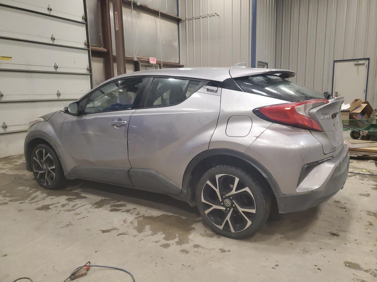 2018 TOYOTA C-HR XLE - Image 2
