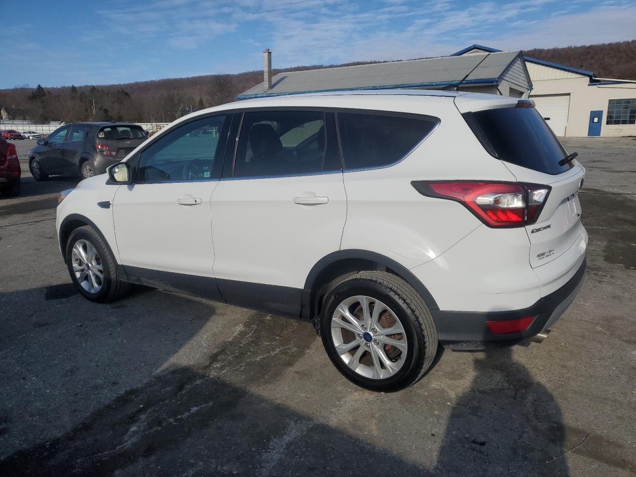 2017 FORD ESCAPE SE - Image 2
