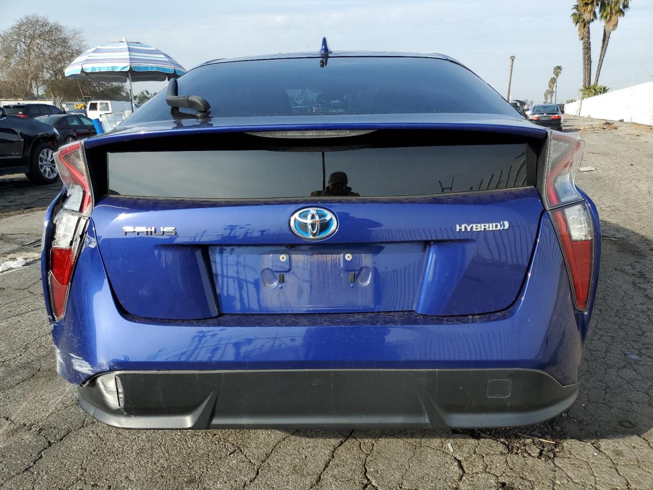 2016 TOYOTA PRIUS - Image 6