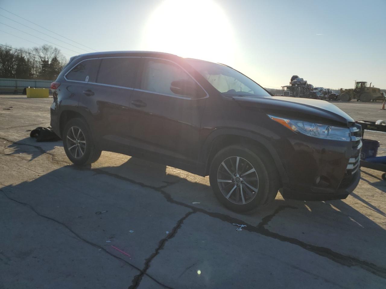 2019 TOYOTA HIGHLANDER - Image 4