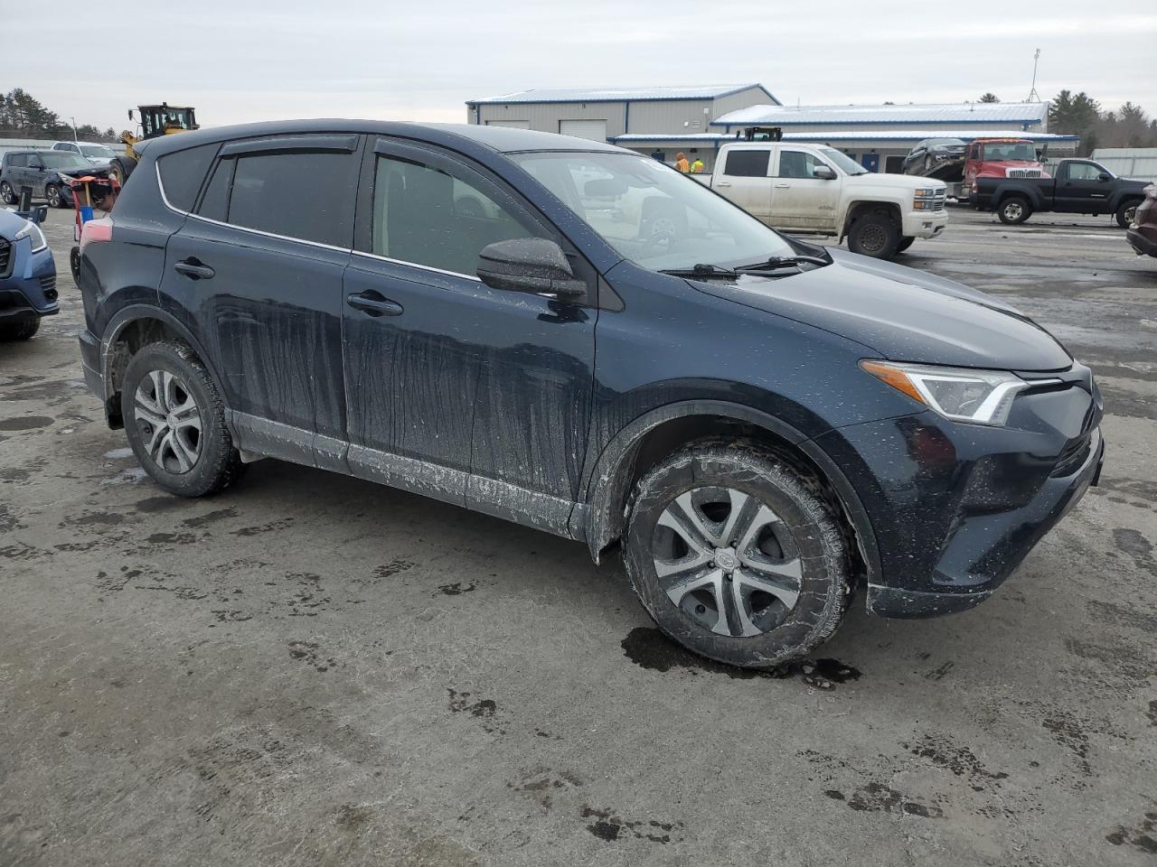 2018 TOYOTA RAV4 LE - Image 4