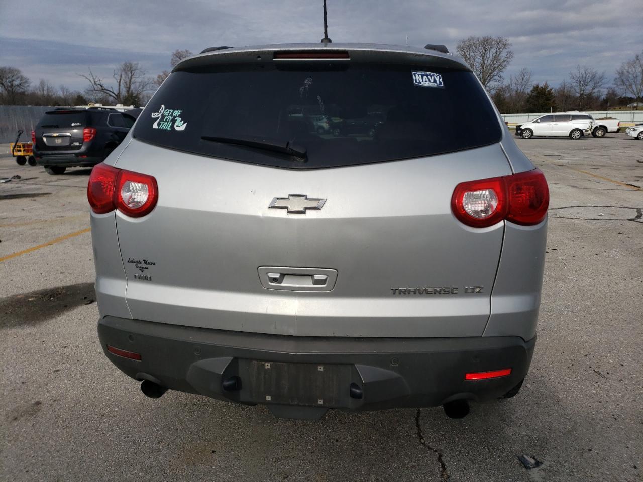 2012 CHEVROLET TRAVERSE L - Фото 6