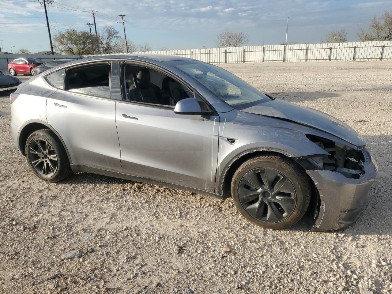 2024 TESLA MODEL Y - Image 4