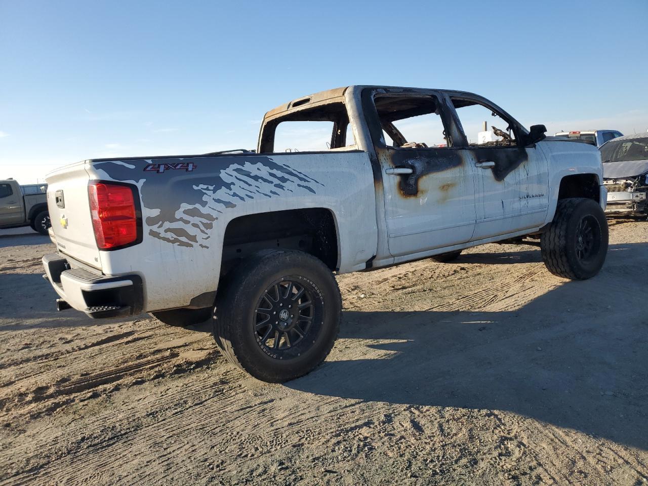 2017 CHEVROLET SILVERADO - Image 3