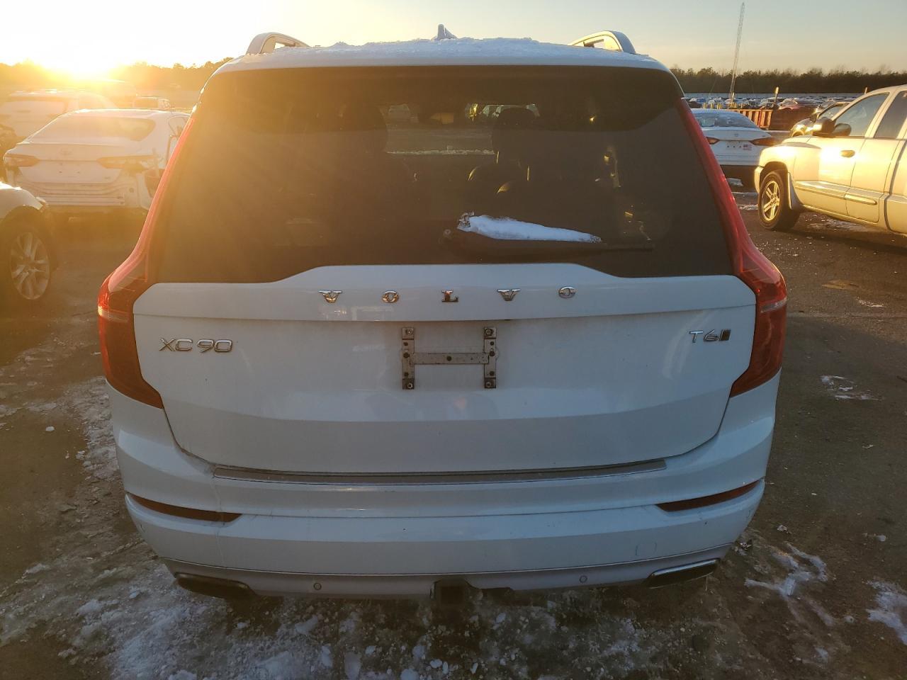 2016 VOLVO XC90 T6 - Image 6