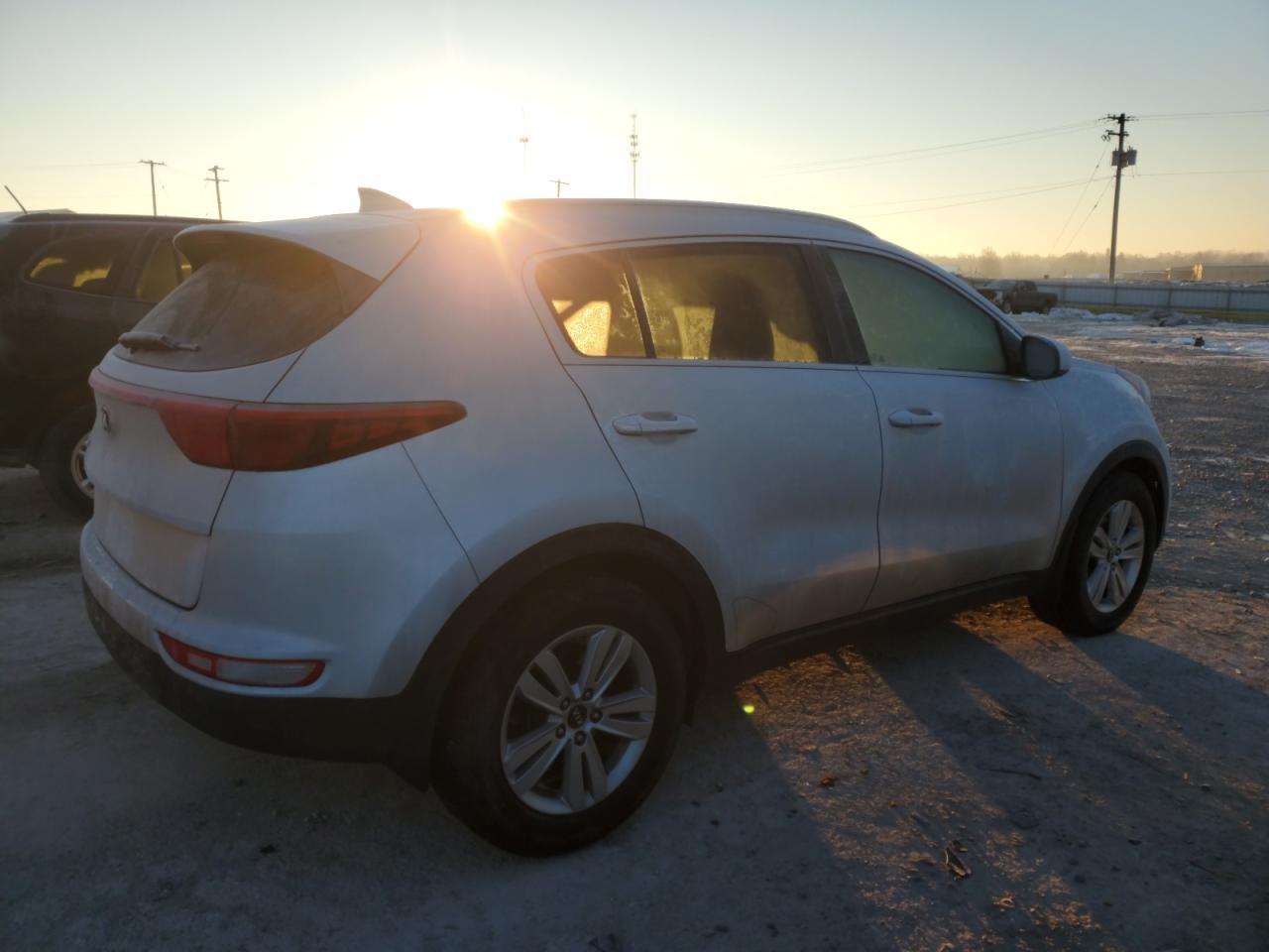 2017 KIA SPORTAGE L - Image 3