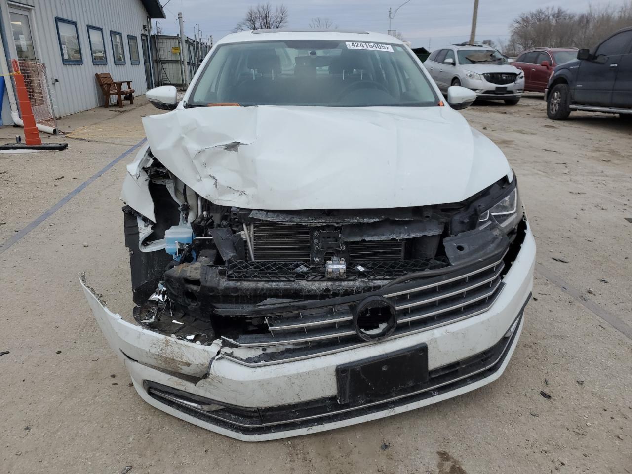 2019 VOLKSWAGEN PASSAT WOL - Фото 5