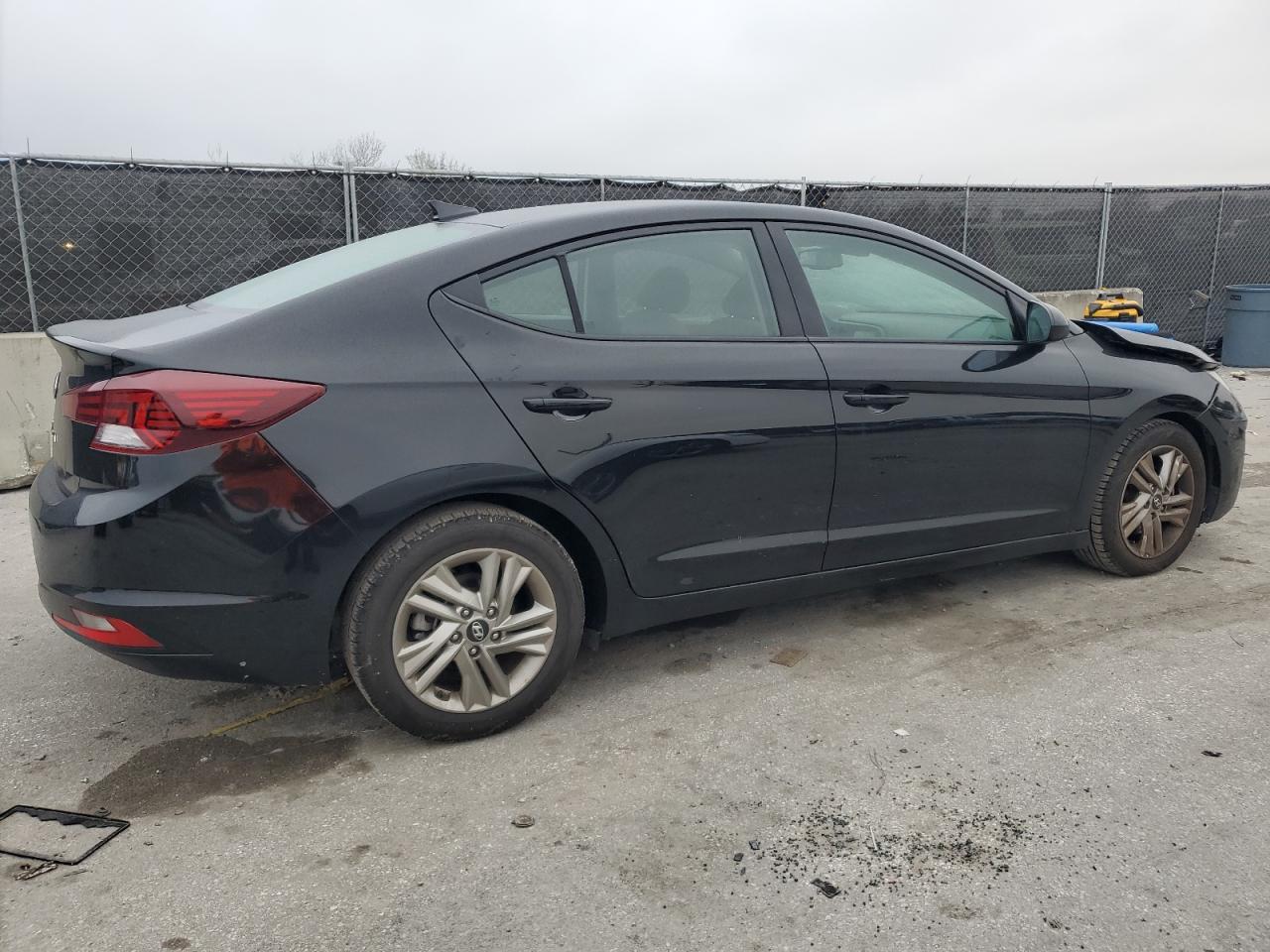 2019 HYUNDAI ELANTRA SE - Фото 3