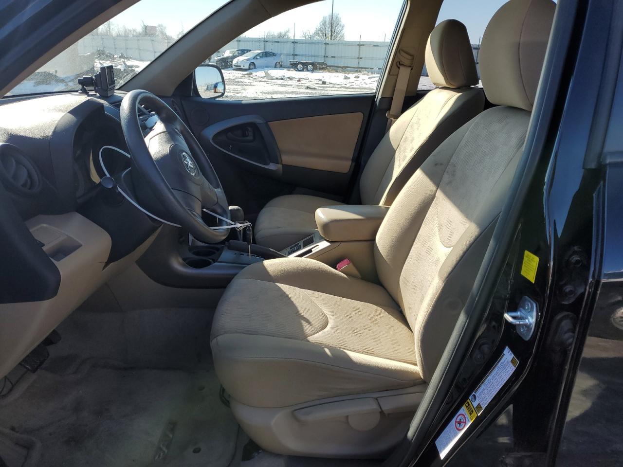 2011 TOYOTA RAV4 - Фото 7