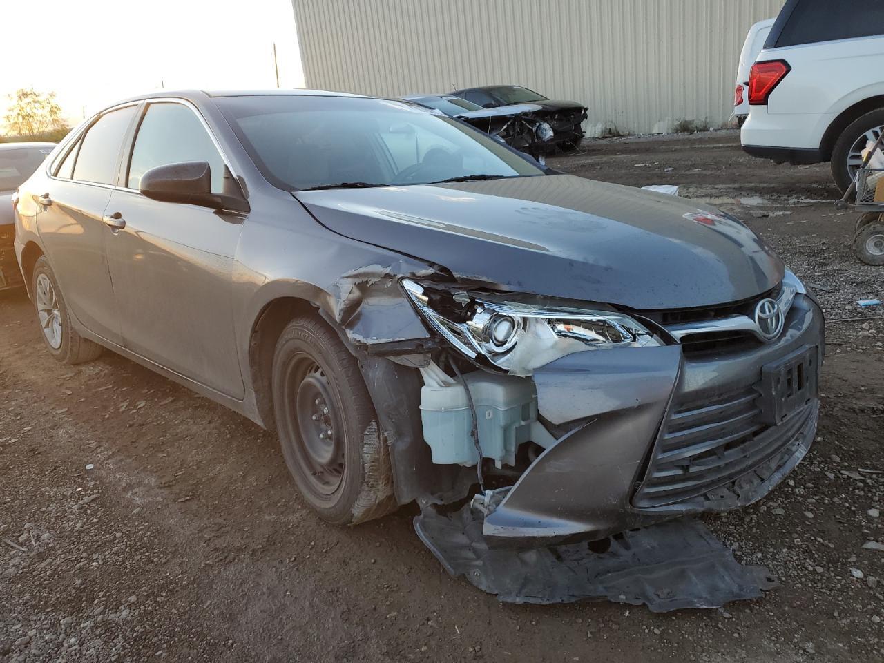 2016 TOYOTA CAMRY LE - Фото 4