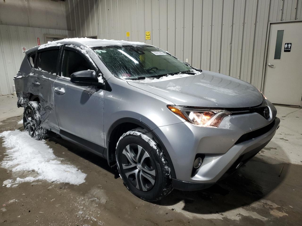 2018 TOYOTA RAV4 LE - Image 4