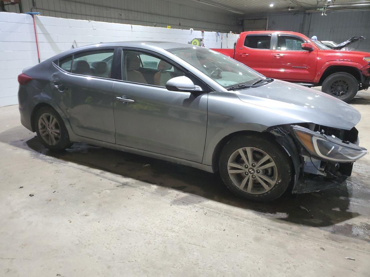 2018 HYUNDAI ELANTRA SE - Фото 4