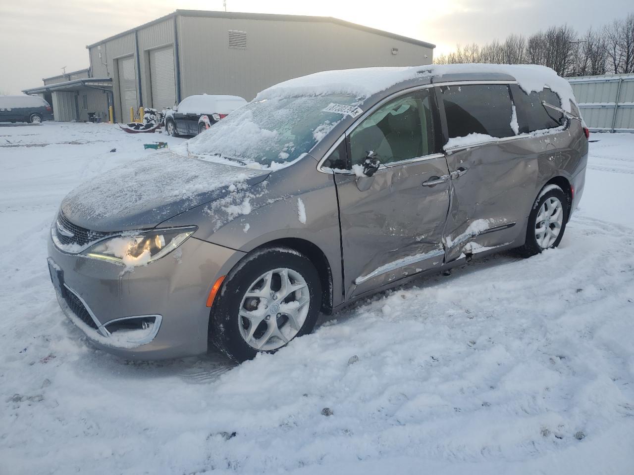 2017 CHRYSLER PACIFICA T
