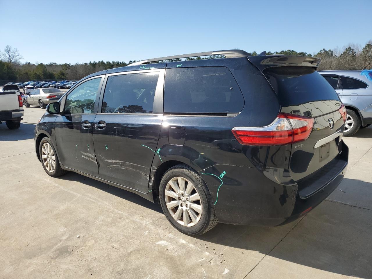 2015 TOYOTA SIENNA XLE - Фото 2