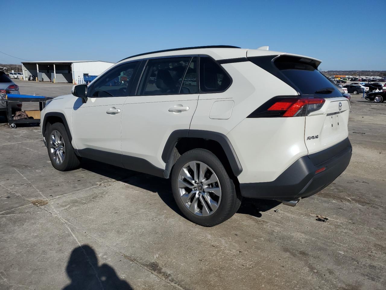 2022 TOYOTA RAV4 XLE P - Фото 2