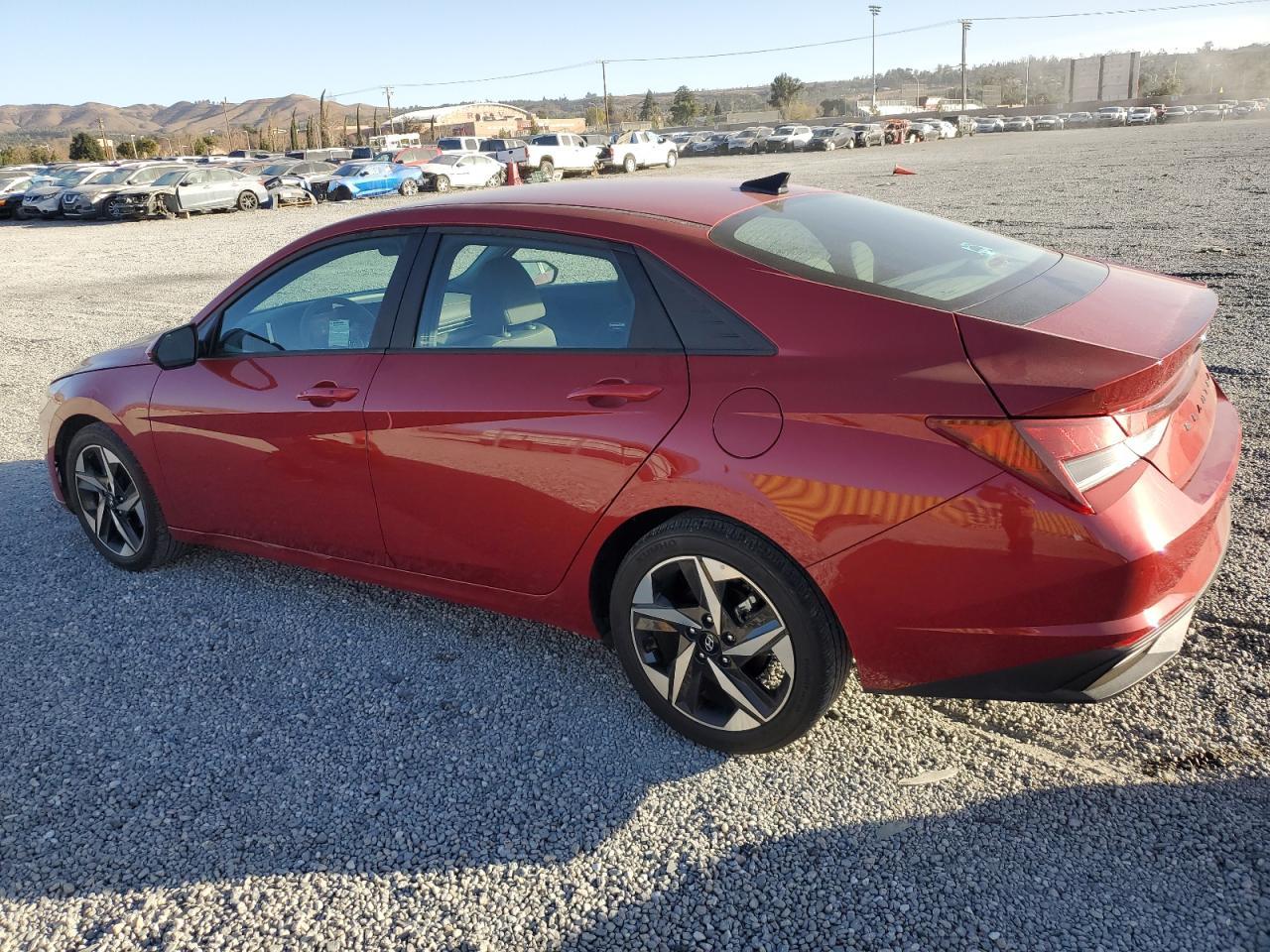2023 HYUNDAI ELANTRA SE - Фото 2
