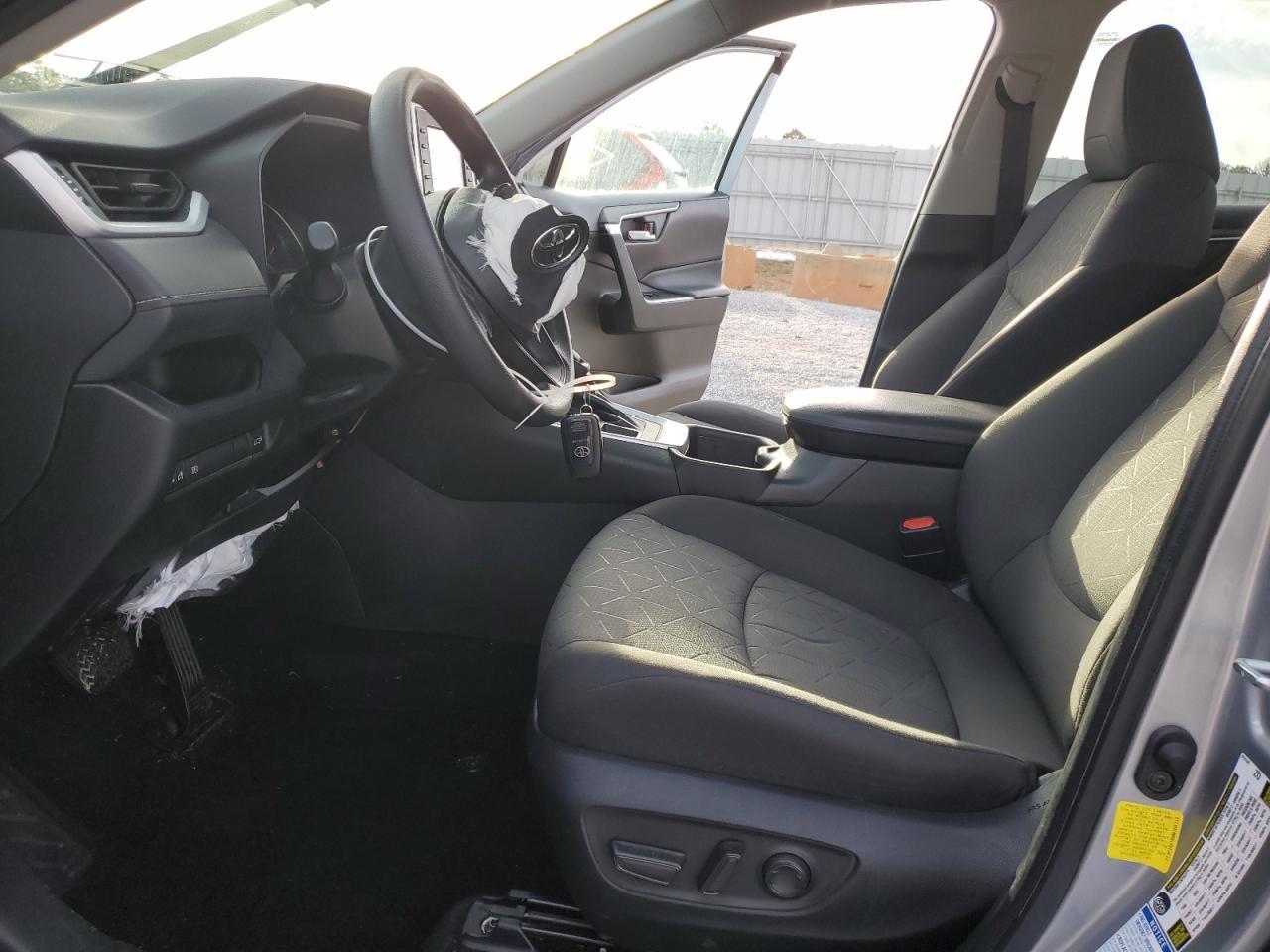 2022 TOYOTA RAV4 XLE - Фото 7