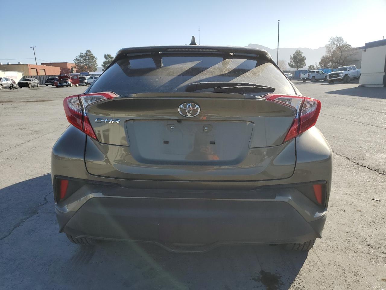 2021 TOYOTA C-HR XLE - Фото 6