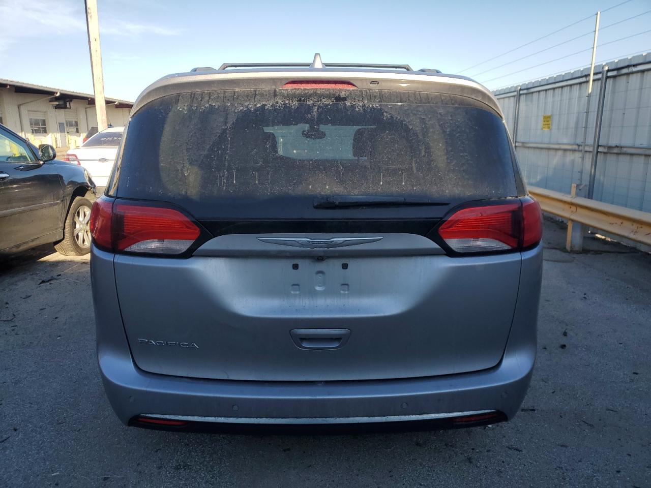 2017 CHRYSLER PACIFICA T - Image 6
