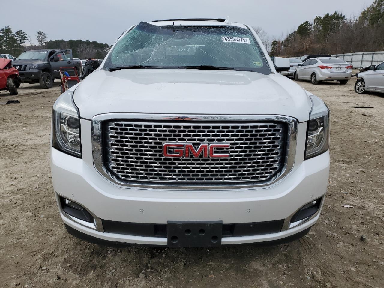 2016 GMC YUKON XL D - Фото 5