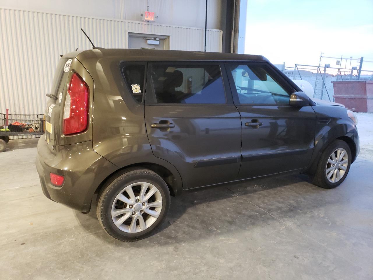 2013 KIA SOUL + - Image 3