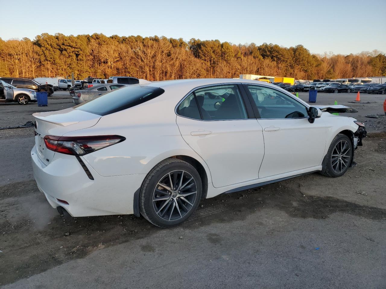 2021 TOYOTA CAMRY SE - Image 3