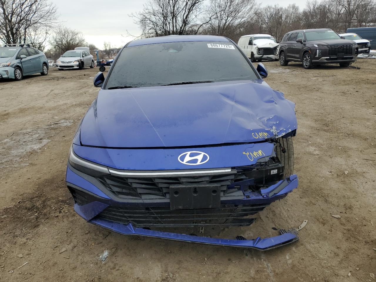 2024 HYUNDAI ELANTRA SE - Фото 5