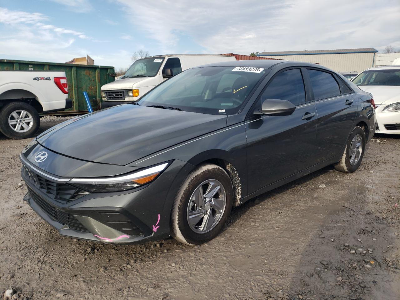 2024 HYUNDAI ELANTRA SE