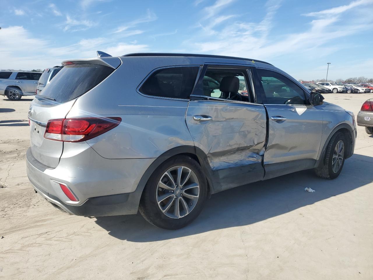 2017 HYUNDAI SANTA FE S - Image 3