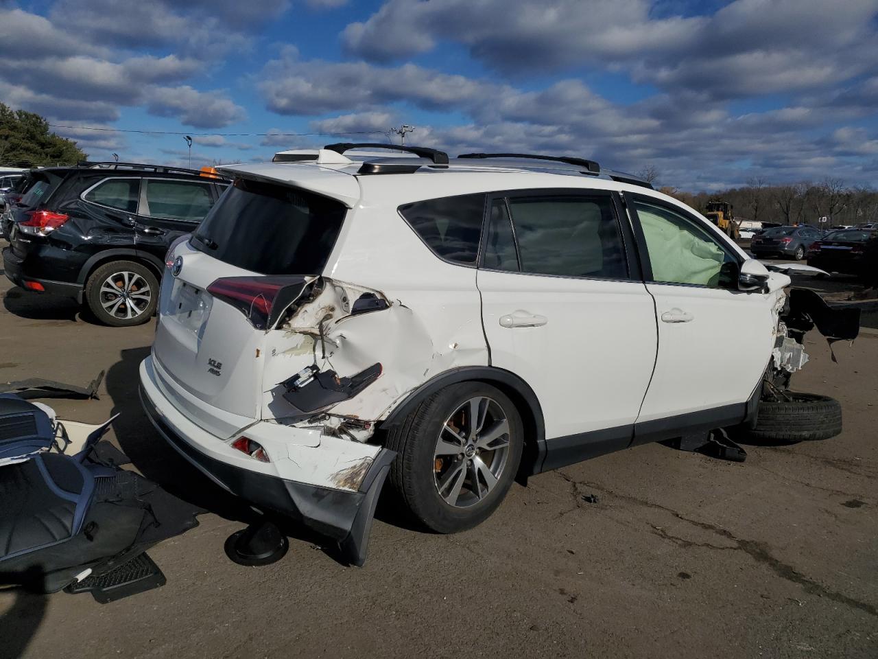 2017 TOYOTA RAV4 XLE - Image 3