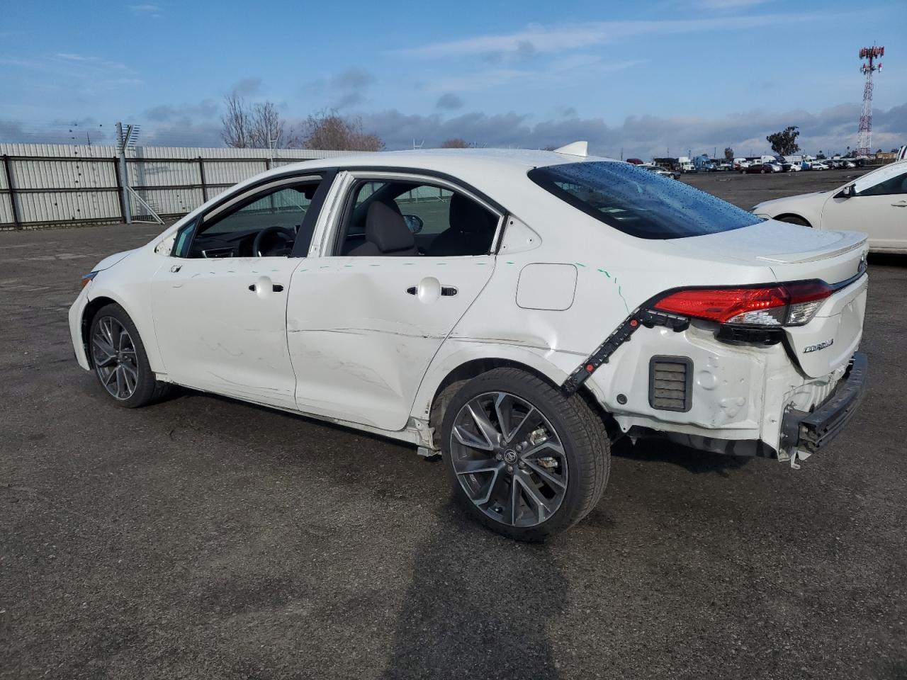 2020 TOYOTA COROLLA SE - Image 2