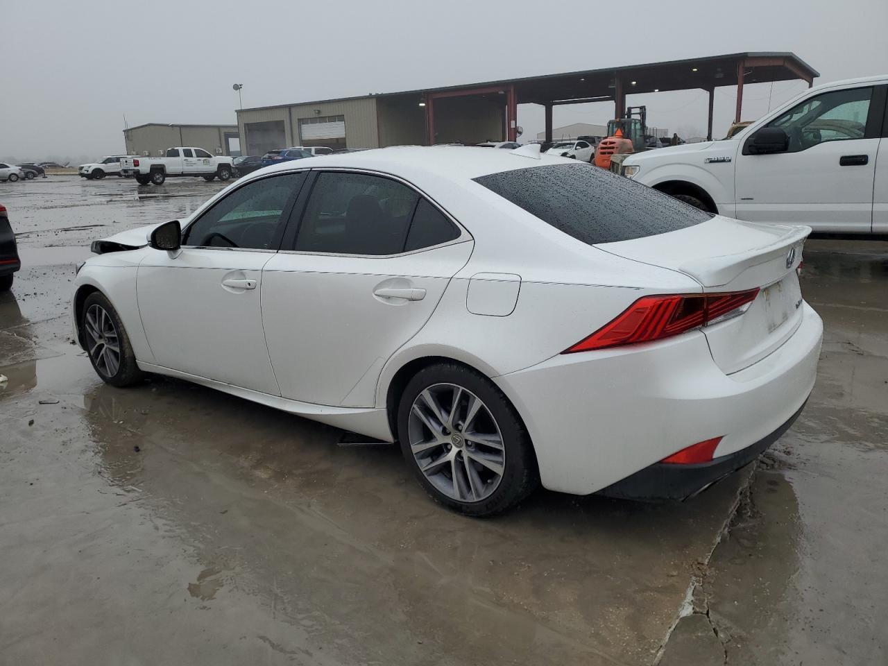 2018 LEXUS IS 300 - Image 2