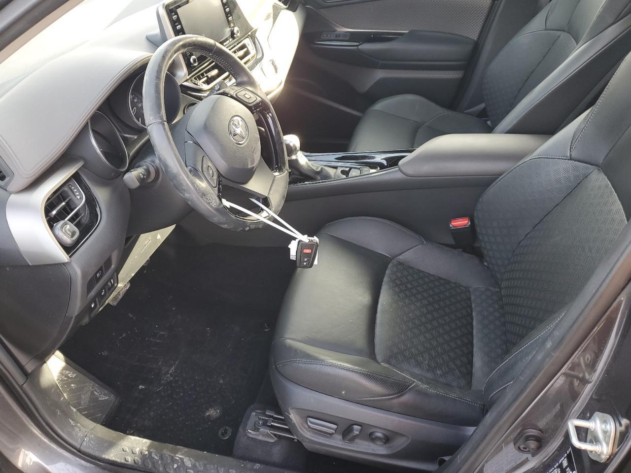 2021 TOYOTA C-HR XLE - Фото 7