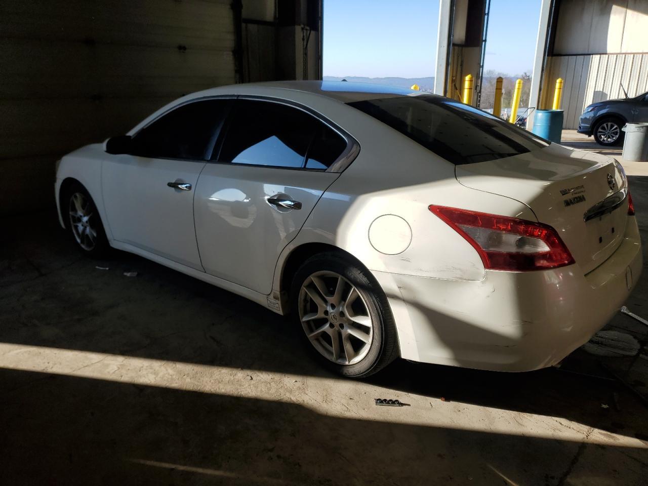2011 NISSAN MAXIMA S - Фото 2