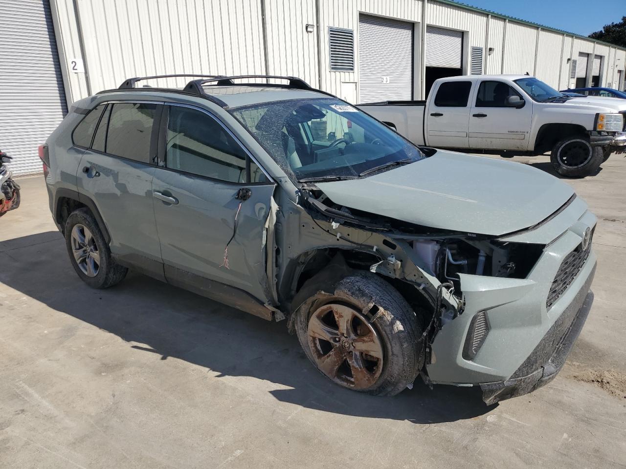 2022 TOYOTA RAV4 XLE - Image 4