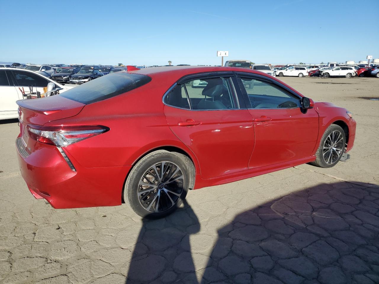 2019 TOYOTA CAMRY L - Фото 3
