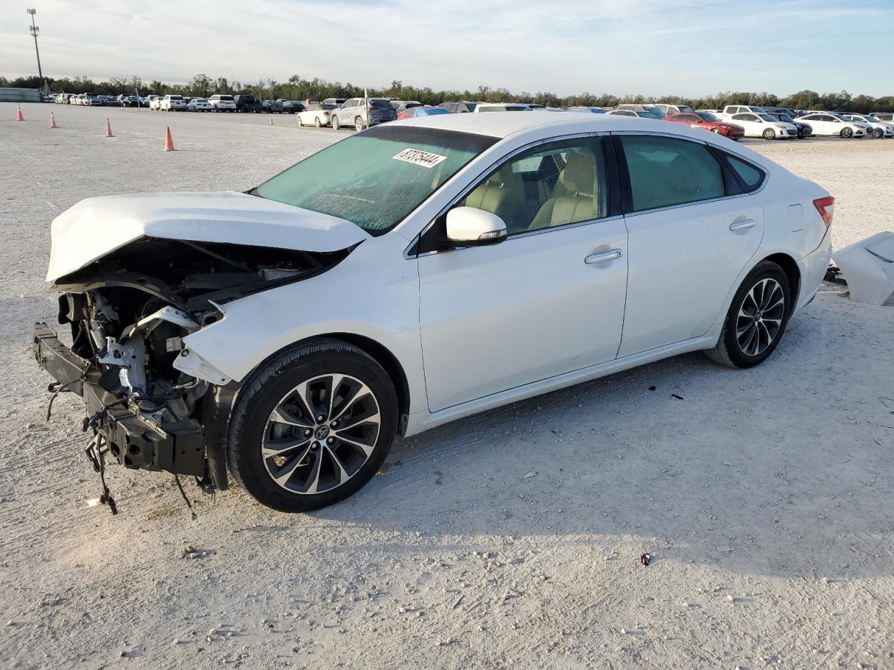 2016 TOYOTA AVALON XLE