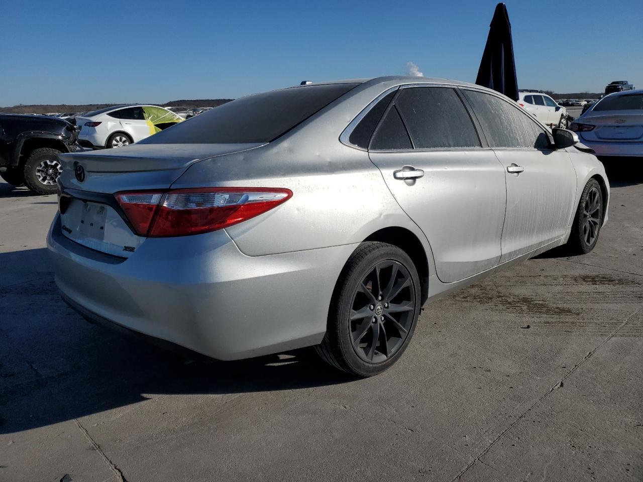 2015 TOYOTA CAMRY LE - Фото 3