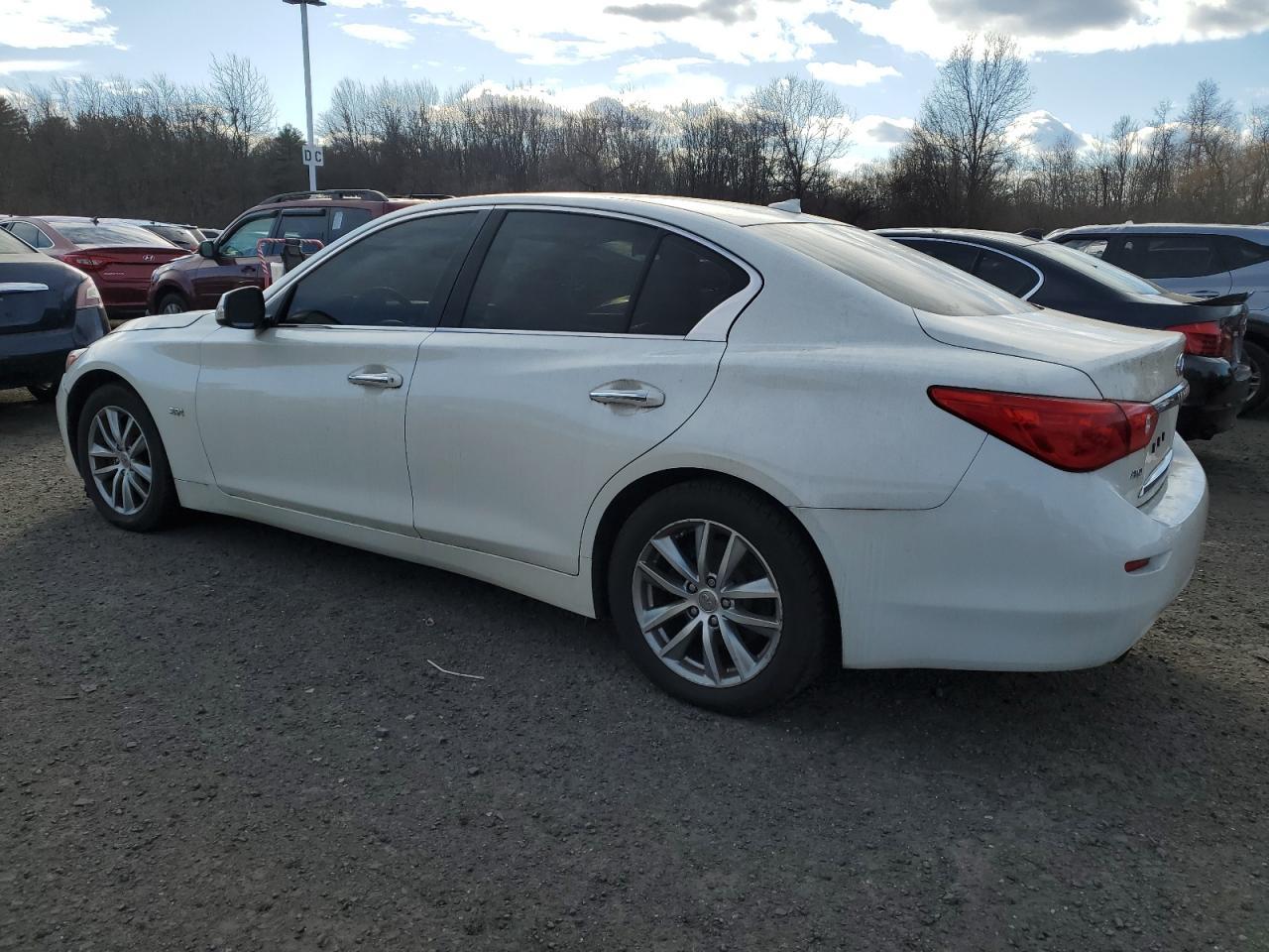 2016 INFINITI Q50 PREMIU - Фото 2