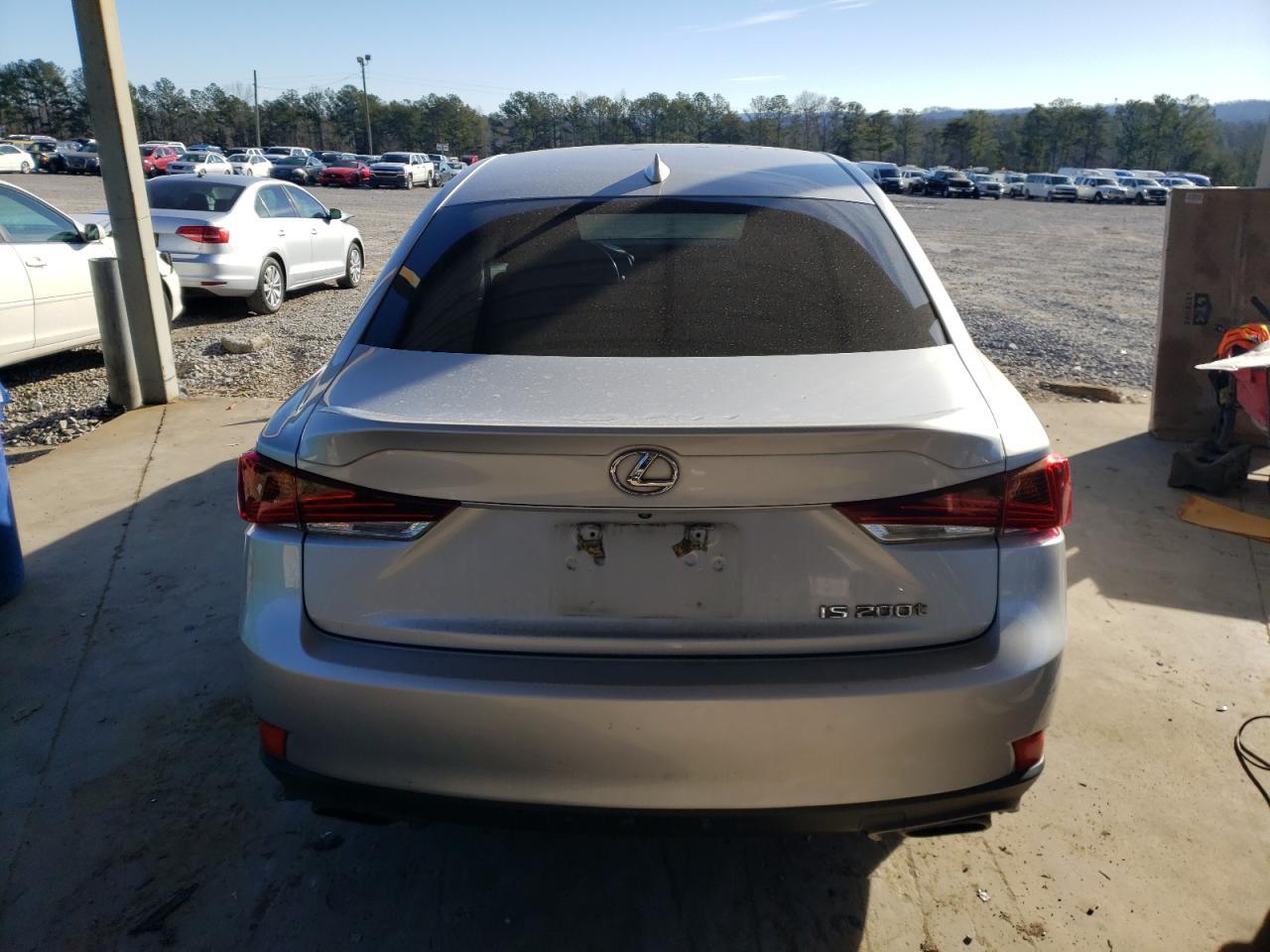 2017 LEXUS IS 200T - Фото 6