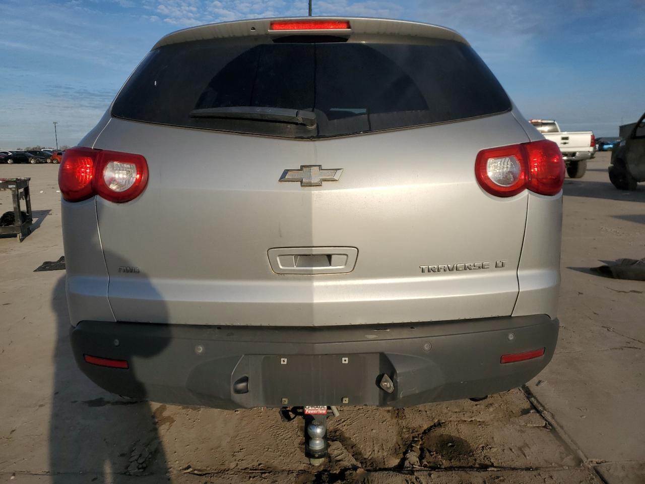 2011 CHEVROLET TRAVERSE L - Image 6