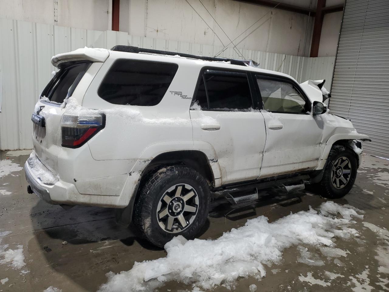 2019 TOYOTA 4RUNNER SR - Image 3